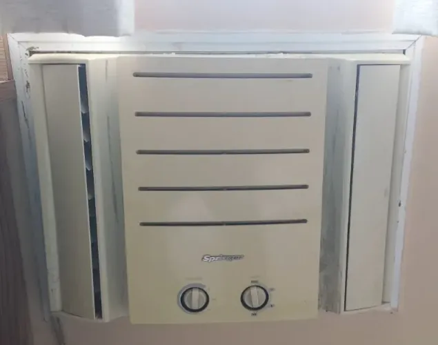 2 aparelhos de ar condicionado de janela Springer 7.000 btus