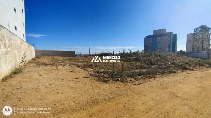 Vendo lote plano 12 X 30 em excelente localização no Loteamento Sol Nascente. Po