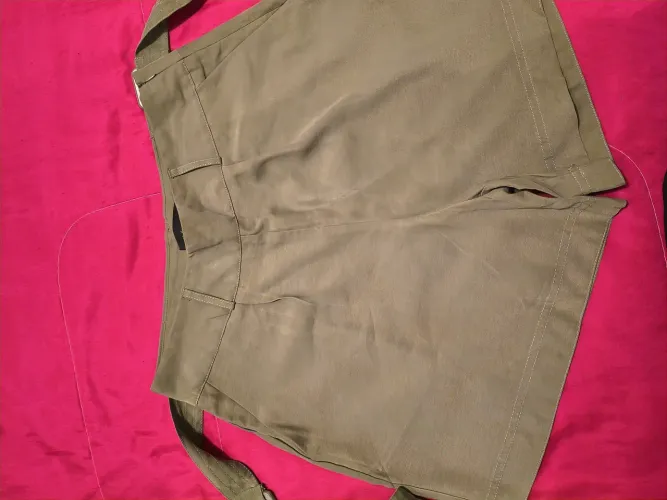 Short Alfaiataria Verde com Cinto Riachuelo Tam G 