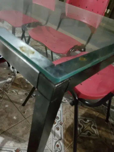Mesa de vidro com 5 cadeiras novas