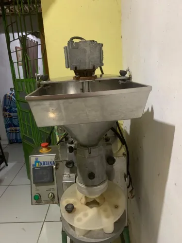 MÁQUINA DE FAZER COXINHA
