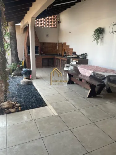 Vendo casa com planejados no Recanto dos Pássaros prox. ao Comper Belvedere