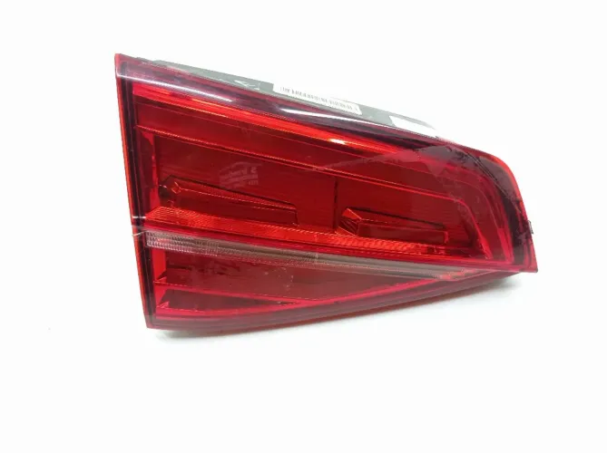 Lanterna Esquerda Tampa Traseira Vw Jetta Tsi 2.0 2016 Esquerdo/motorista Vermelho