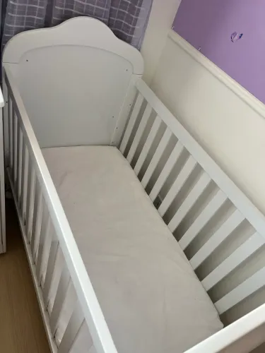 Berço Mini Cama com Capitonê