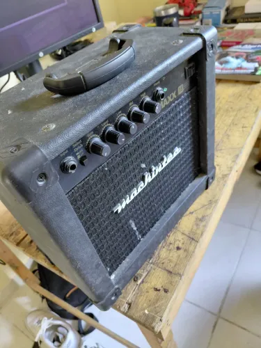 Amplificador guitarra mackintec maxx 15
