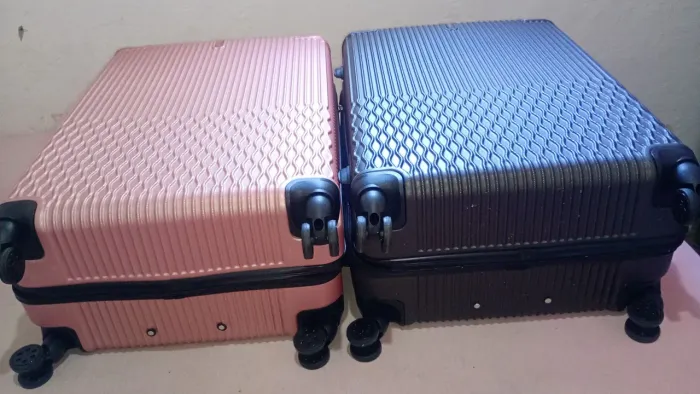 tenho duas malas pra vender