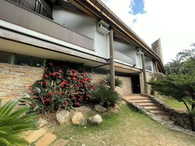 Casa a venda na Cidade Jardim proximo ao Colegio Loyola e escolas