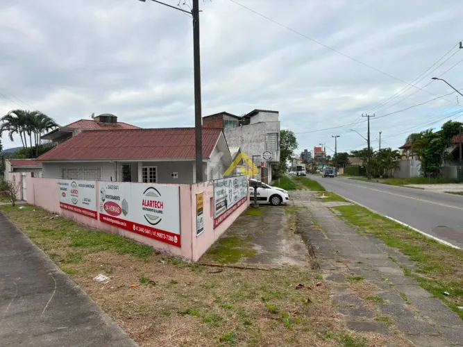 Imóvel comercial com grande visibilidade para Avenida Paraná, Centro, Guaratuba