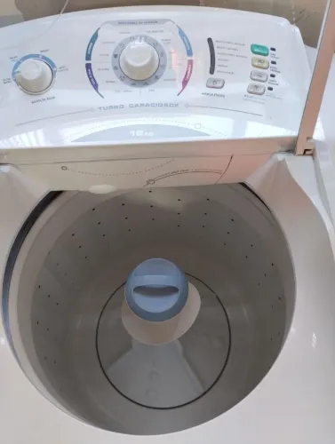 Vende-se máquina de lavar Eletrolux 12 kg