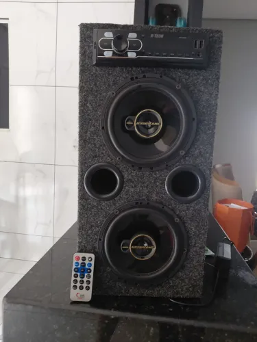 Vende-se caixa de som Bob