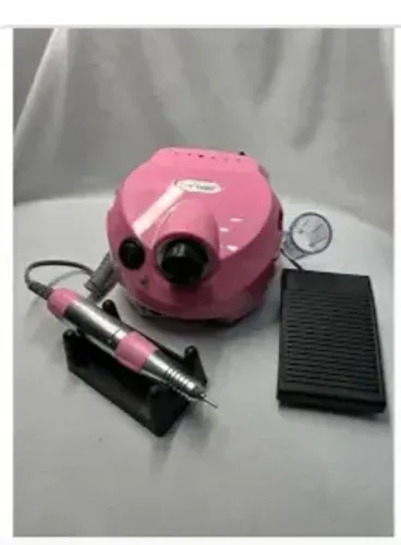 Kits de 3 produtos para unha em gel.