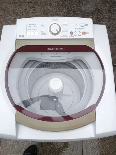 Vendo máquina de lavar Brastemp turbo 11kg , 220V . Funcionando tudo perfeitamente.