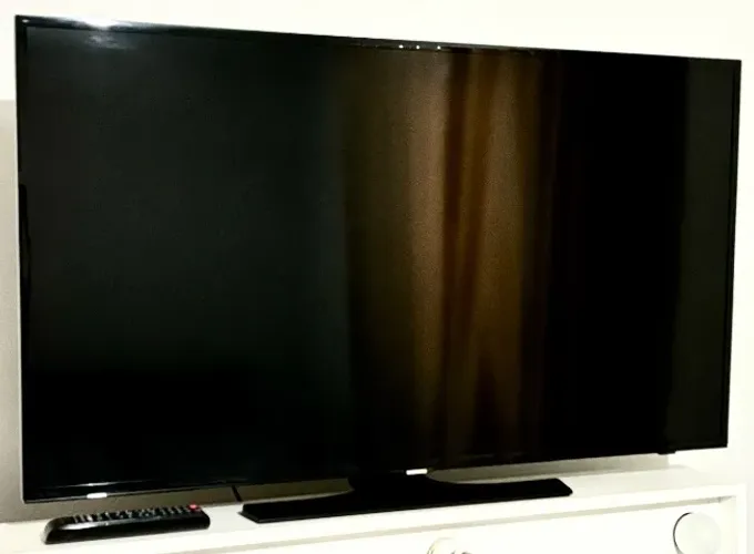 TV Samsung LED 40" Full HD Série 5 Excelente Estado