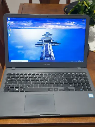 Notebook Samsung NP350XAA | i3 7ª Geração | Perfeito para Home Office & Estudos