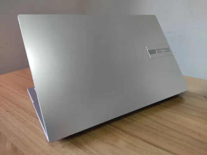 Notebook ASUS VIVOBOOK CORE I3 12 Geração C/ Caixa