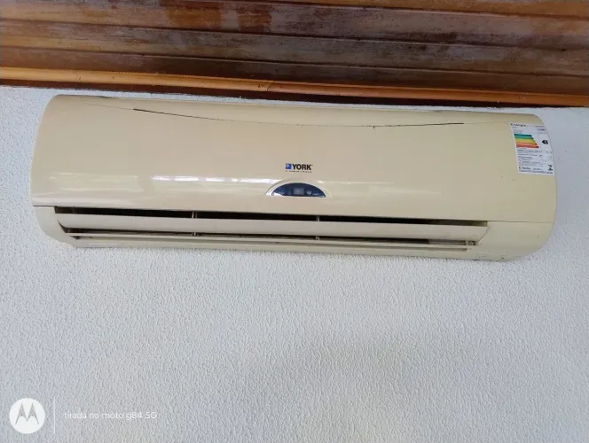 Ar condicionado piso teto 24000 BTUs