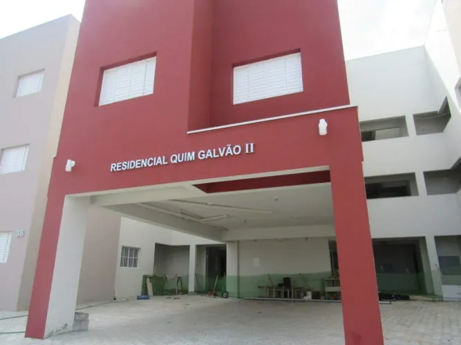 Apartamento para locação com 02 dormitórios, 01 banheiro, sala, cozinha, área de serviço.