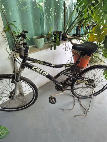 Bicicleta usada, porém completamente repaginada