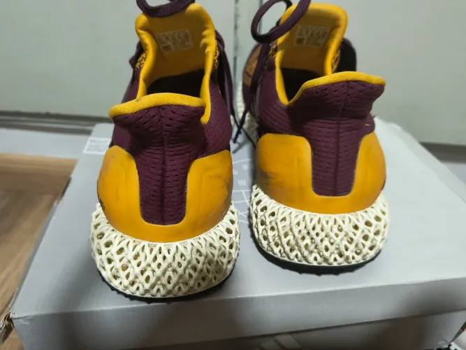 Tênis Adidas 4FWD tamanho 44
