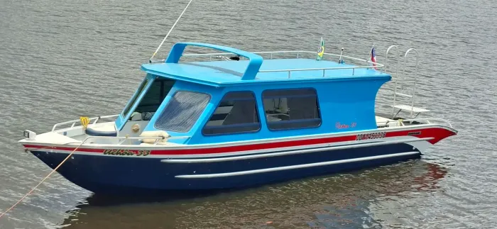 Lancha 33 pés Cabinada // Alumínio naval