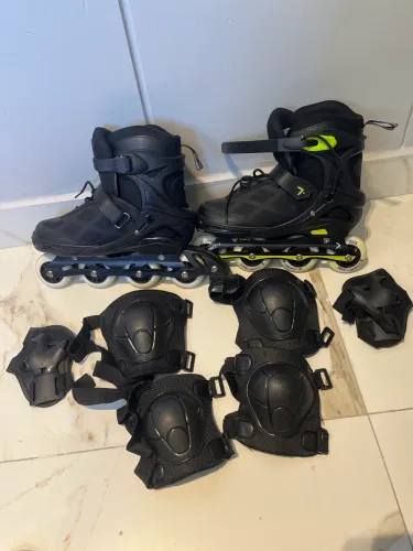 Patins Inline Adulto Preto com Kit de Proteção Completo - Usado apenas 5 vezes