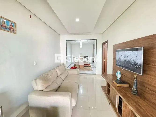 Casa à venda e aluguel em Canelas II com 150m², 4 quarto(s), 2 vaga(s).