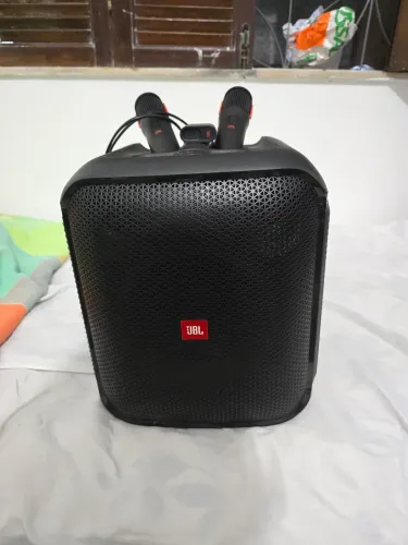 Caixa de som jbl encore 2, mais dois microfones jbl original.