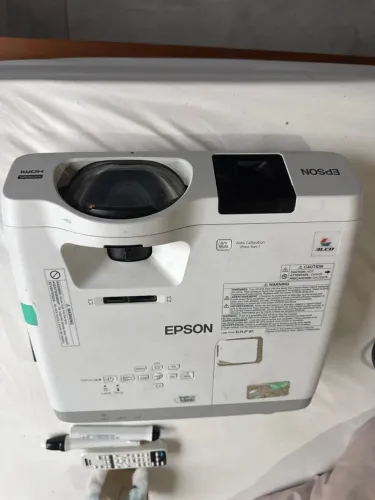 Projetor interativo Epson BrightLink 536Wi