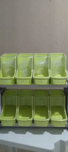 Expositor de brinquedos ou petiscos para balcão