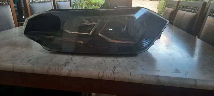 Farol dianteiro original do Volkswagen virtus
