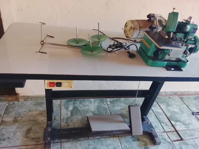 Vendo máquina de costura