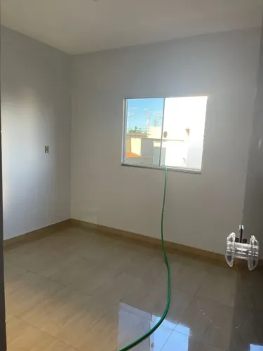 Alugo sobrado todo porcelanato e mármore setor morada do sol