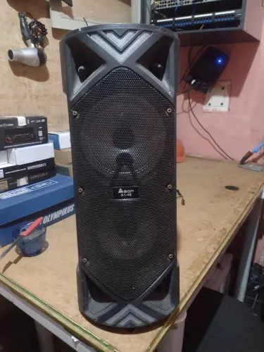 Caixa de som com 2 alto falante, para pequenos projetos de áudio como placas amplificada