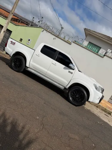 Toyota Hilux CD SRV D4-d 4X4 3.0 TDI Diesel AUT 2015