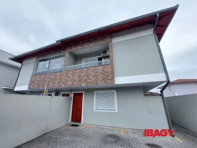 Excelente Casa 2 dormitório(s) em Ponte do Imaruim - Palhoça