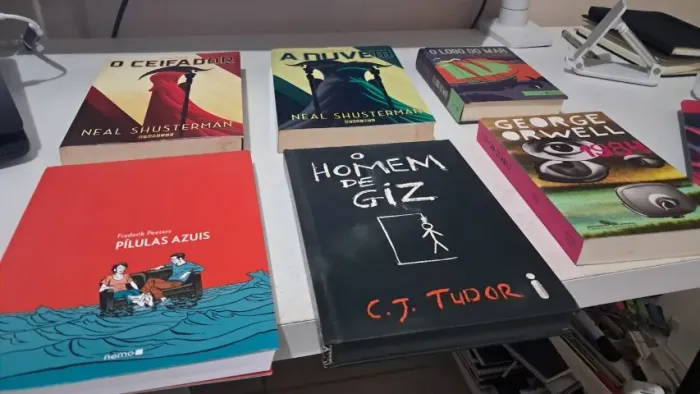 LIvros - diversos R$ 20 cada