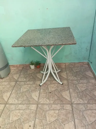 Mesa com marmore