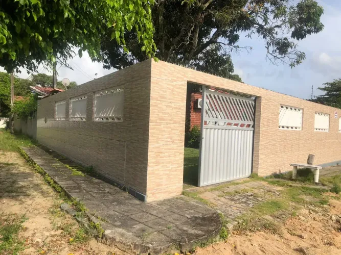 Linda casa de praia para venda com 450m² (06 quartos/ 05 suítes) no centro de Tamandaré -