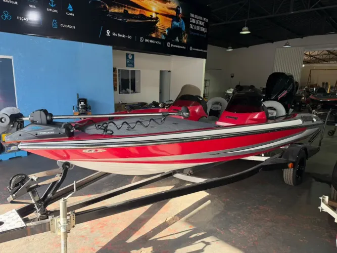 Lancha Bass boat Mercury 175