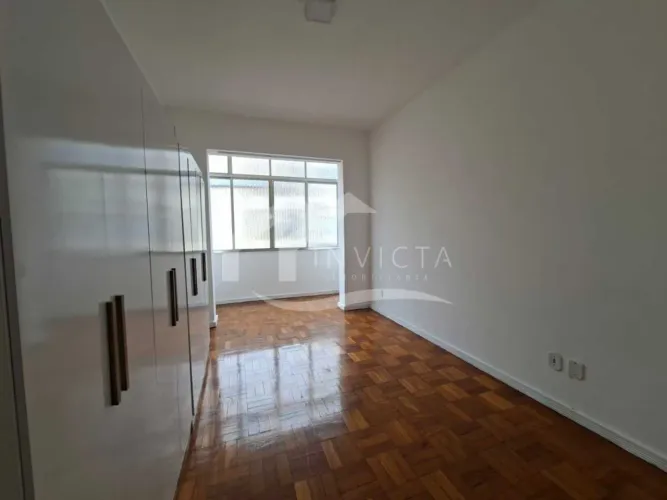 Apartamento em Localização Estratégica na Avenida Nossa Senhora de Copacabana