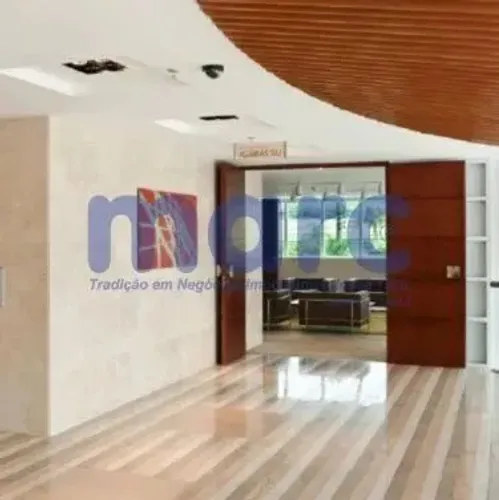 Conjunto comercial no Itaim Bibi para locação e venda com 16 vagas de garagem.