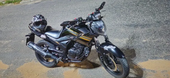 Moto sem nada pra fazer