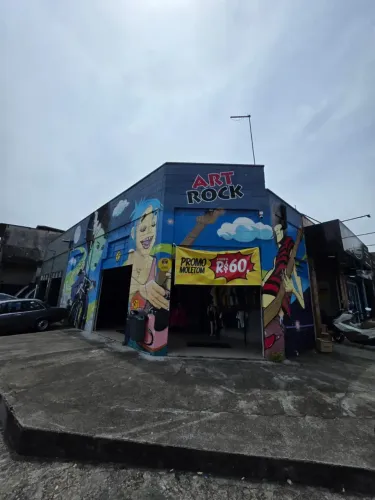 Ponto Comercial no Morumbi de Esquina  Alto Fluxo, Pé Direito Alto, Porcelanato e 2 Portas