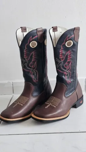 Bota de couro