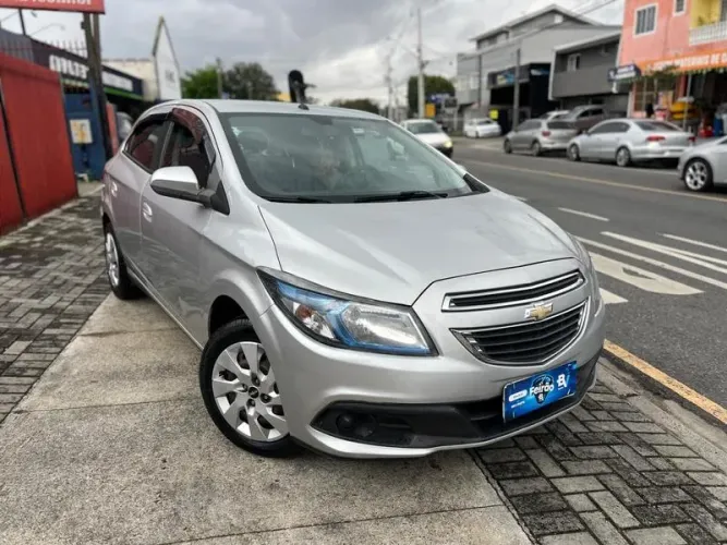 Chevrolet Onix Hatch LT 1.4 8V Flex Power Mec. 4P 2015