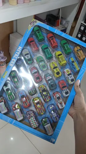 Carrinhos infantil com 28 unidades