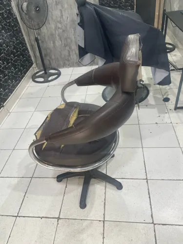 Cadeira de barbeiro, quebra galho só estofar 