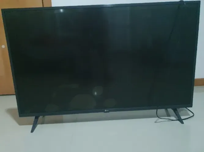 TV LG COM TELA QUEBRADA