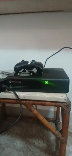 XBOX 360 2 CONTROLES 3 JOGOS BLOQUEADO