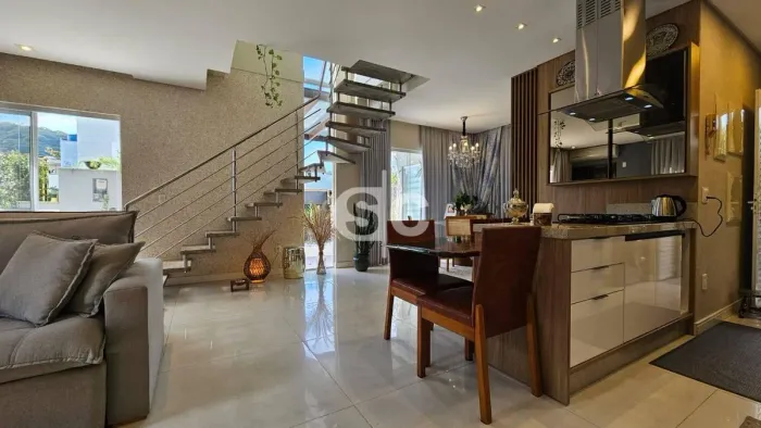 Casa disponível para Locação em Condomínio Residencial